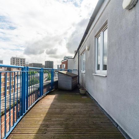 Lovely Penthouse Near Canary Wharf ロンドン エクステリア 写真