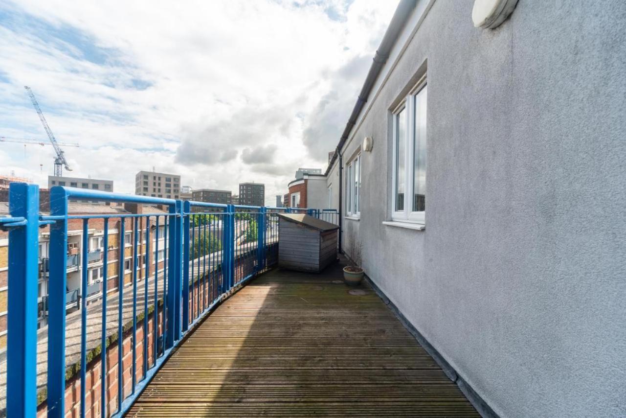 Lovely Penthouse Near Canary Wharf ロンドン エクステリア 写真