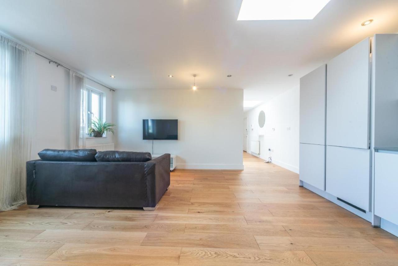 Lovely Penthouse Near Canary Wharf ロンドン エクステリア 写真