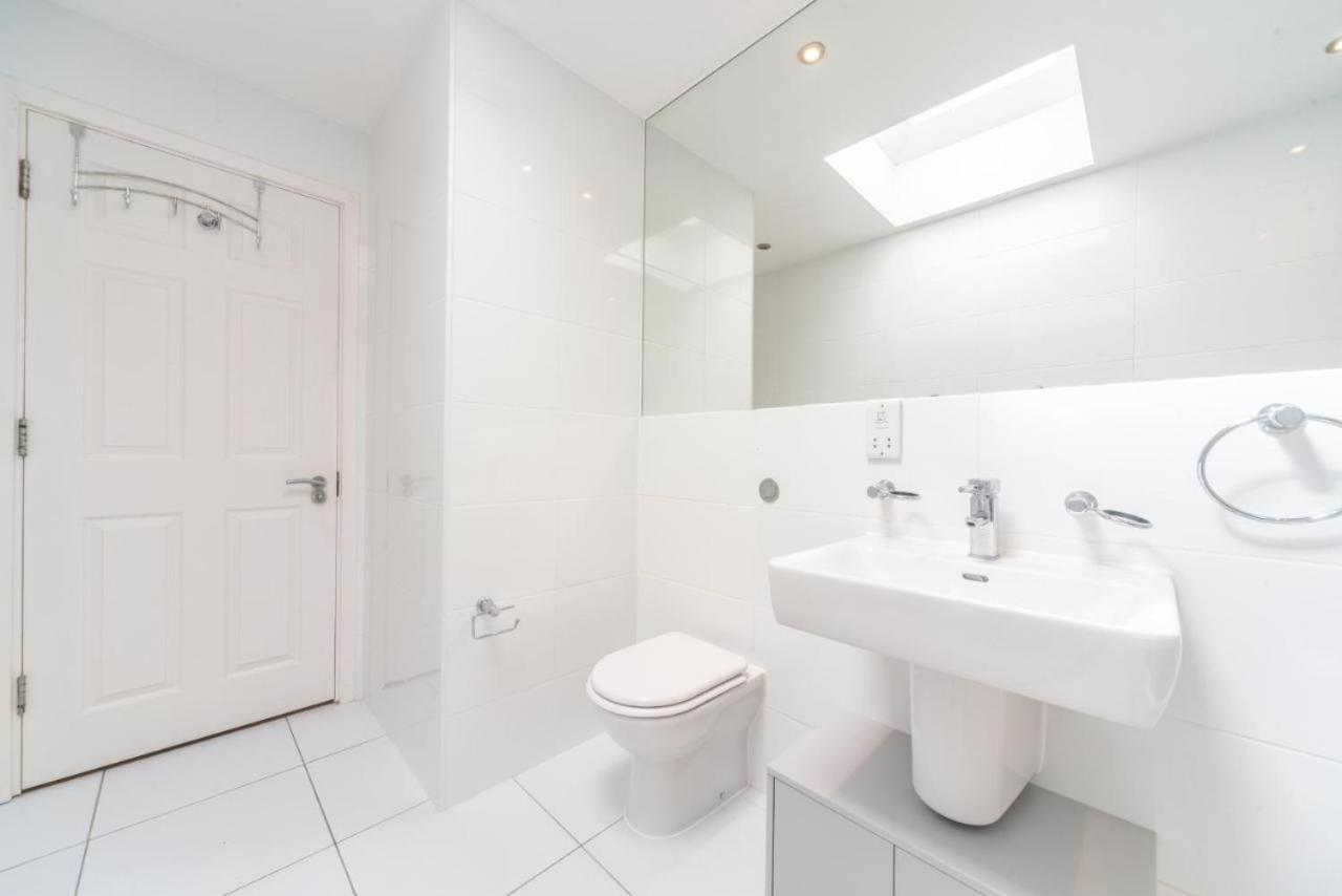 Lovely Penthouse Near Canary Wharf ロンドン エクステリア 写真