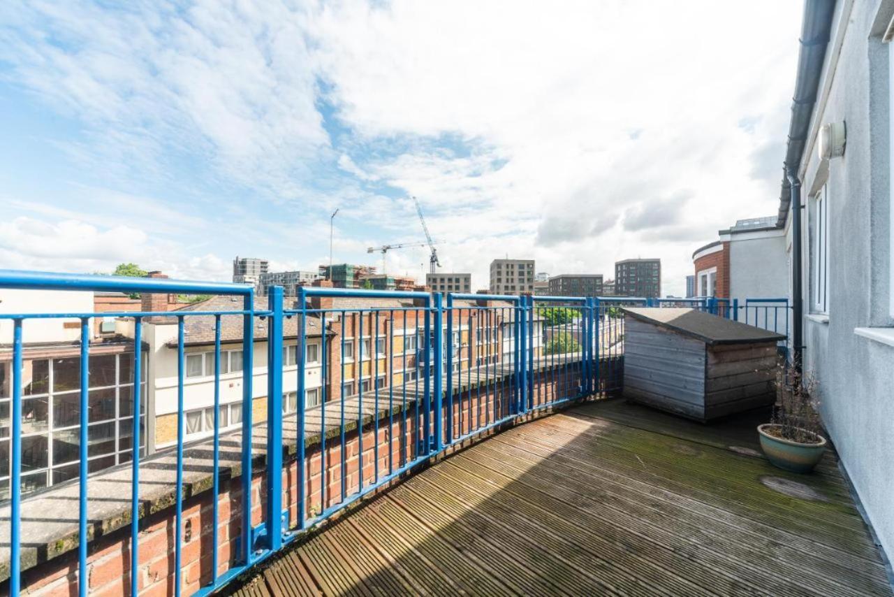 Lovely Penthouse Near Canary Wharf ロンドン エクステリア 写真