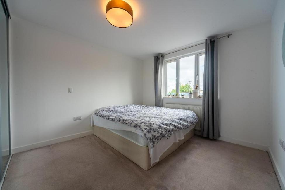 Lovely Penthouse Near Canary Wharf ロンドン エクステリア 写真