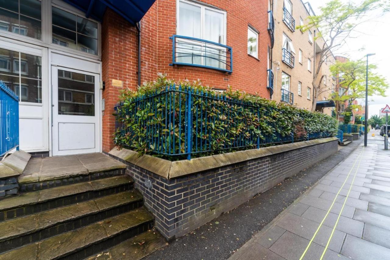 Lovely Penthouse Near Canary Wharf ロンドン エクステリア 写真